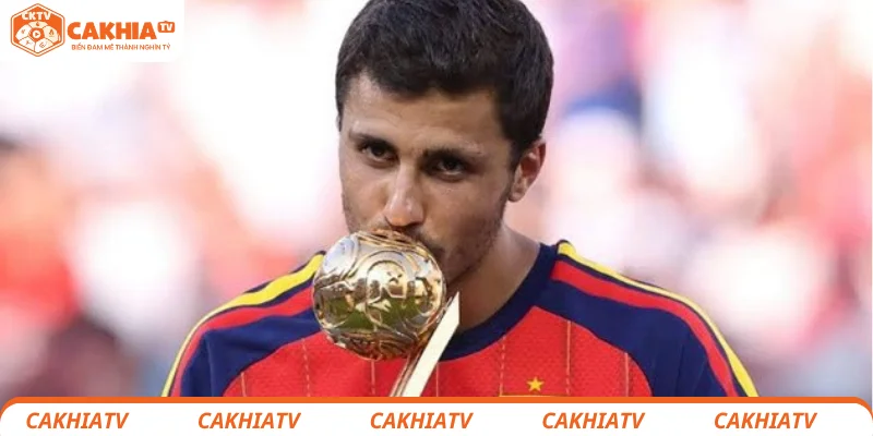 Cuộc đua Quả bóng Vàng 2026 đảo lộn vì kết quả World Cup 2 Rodri là ứng cử viên hàng đầu cho Quả bóng Vàng 2026